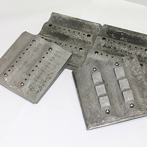 Equipment for heat treatments and incinerators