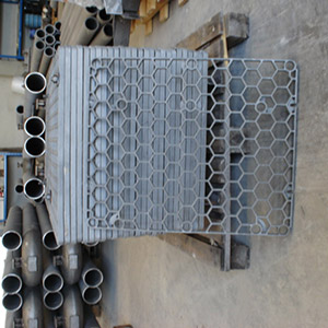 Equipment for heat treatments and incinerators