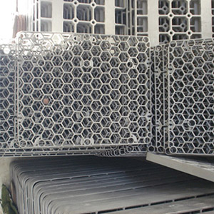 Equipment for heat treatments and incinerators